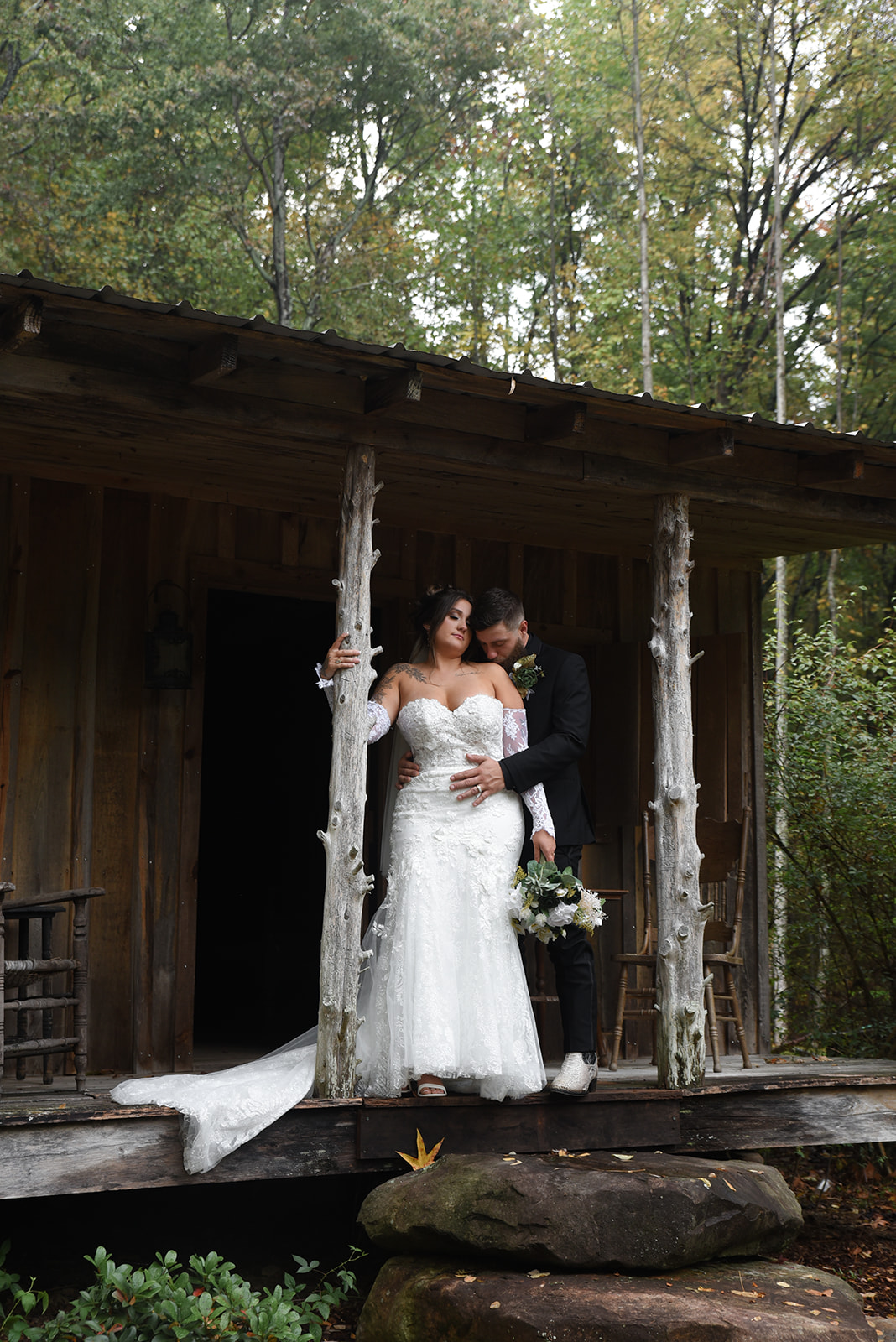 Andrea + Noah wedding at Mountain Willow Manor · Whitwell, TN — frame 4